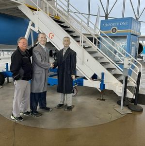 Meet your Posher, Cliff